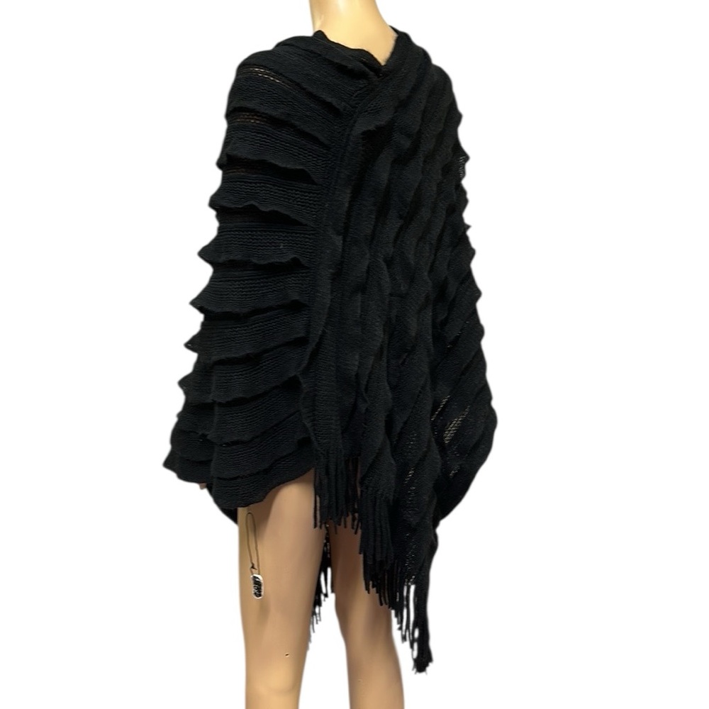 Max Sport Asymmetrical Black Fringed Poncho Sweater Never Worn One Size - Picture 3 of 7